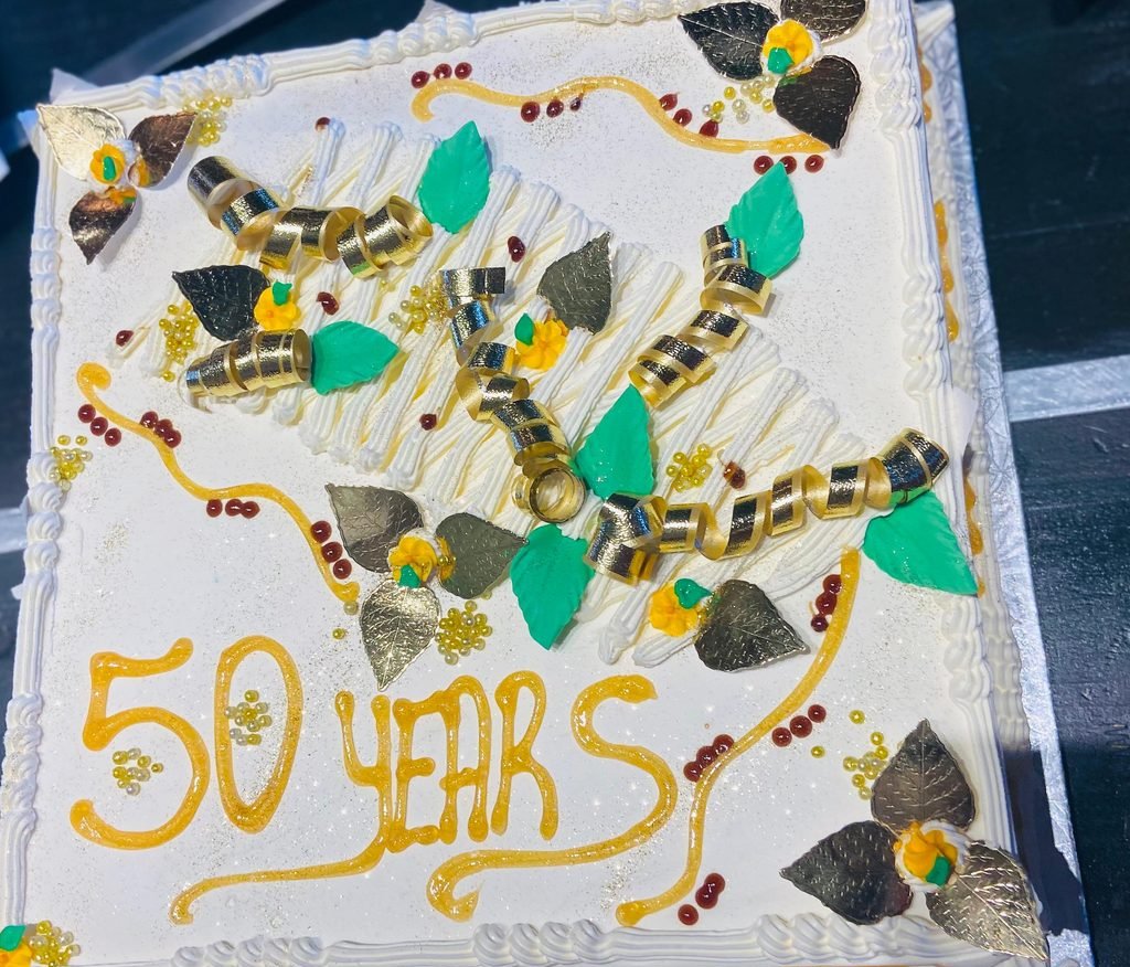Grand gâteau plaque pour un cinquantième